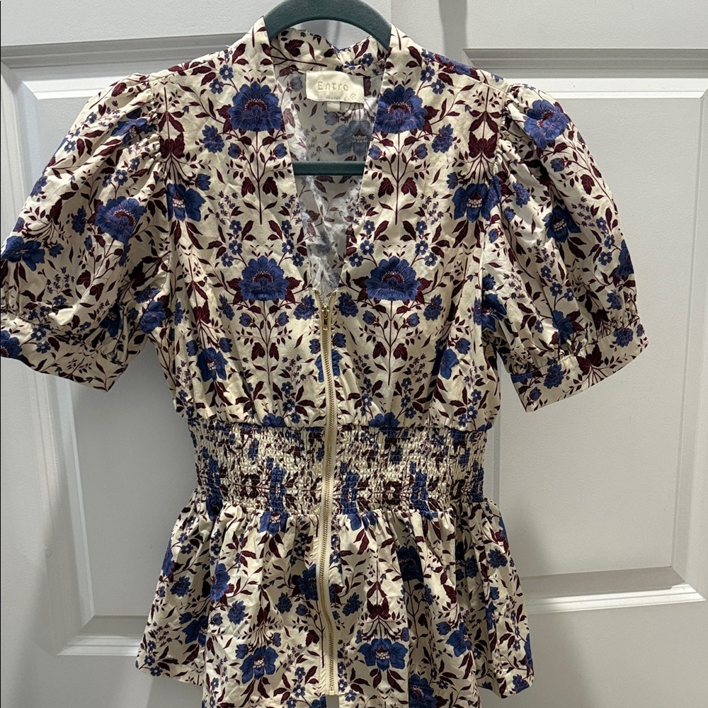 Entro Floral Puff Sleeve Top - Blue and Cream